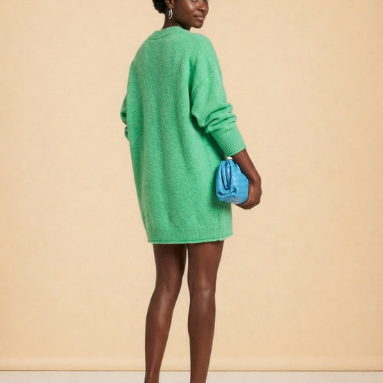 model_over_shoulder