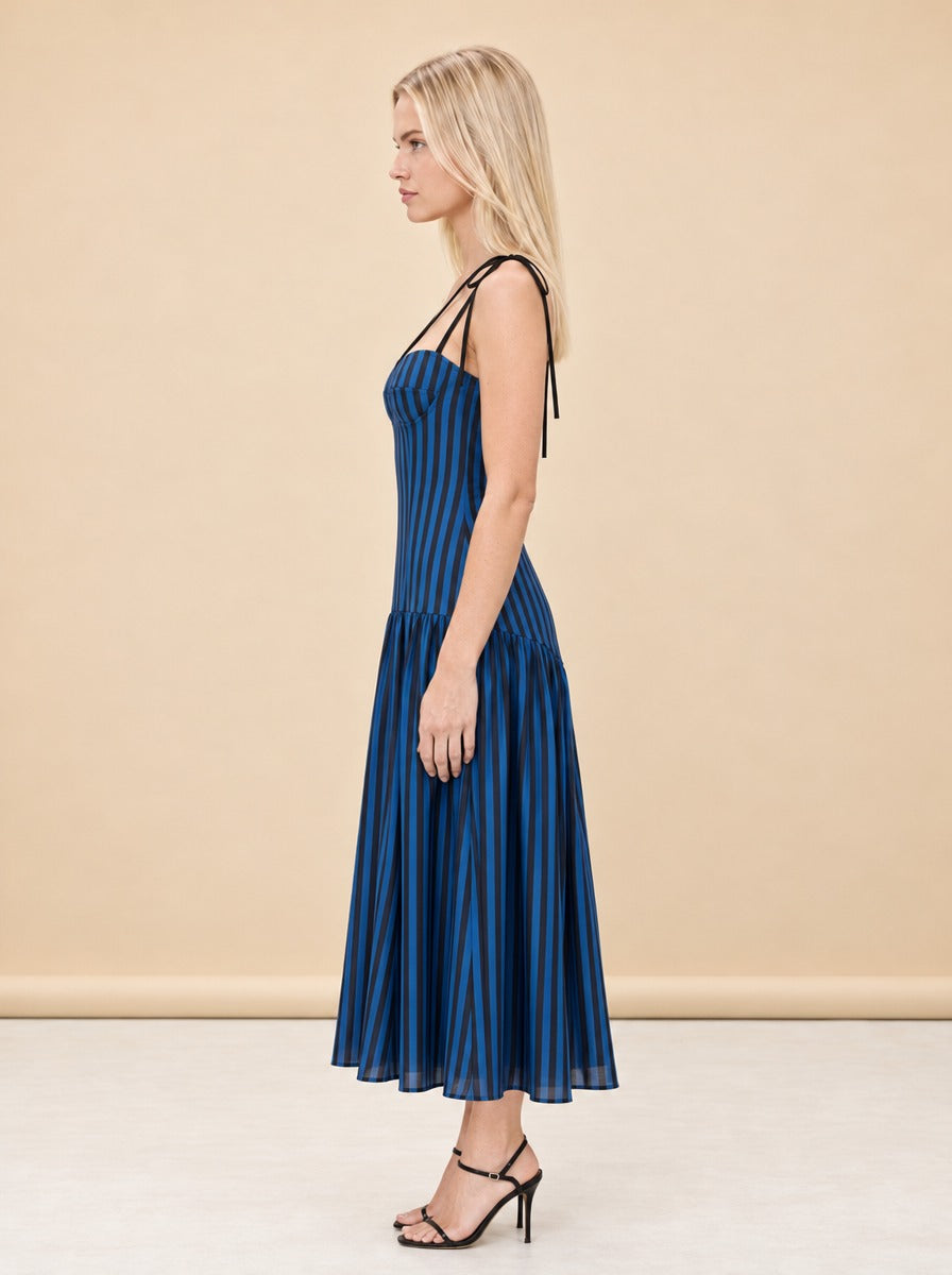 Aisha Dress model_side