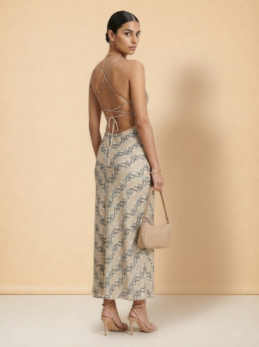 model_over_shoulder