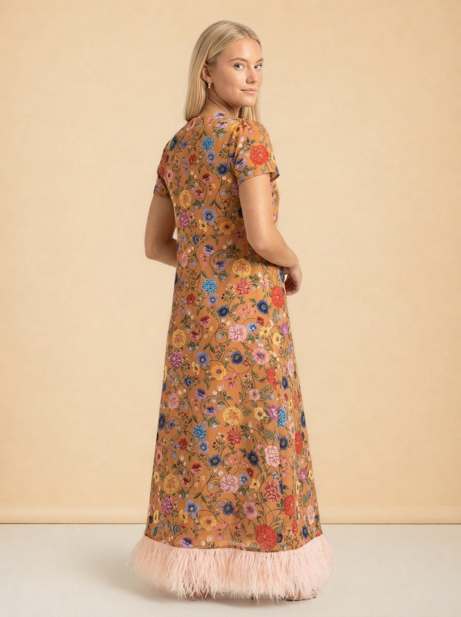 model_over_shoulder