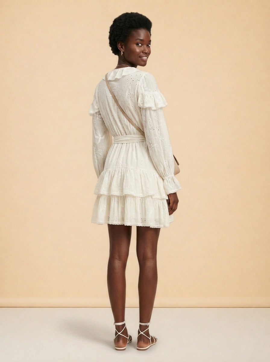 model_over_shoulder