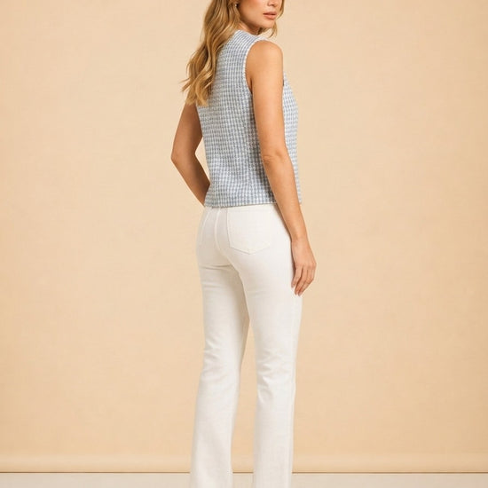 model_over_shoulder