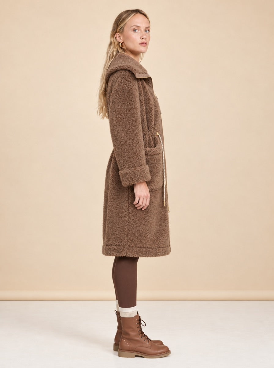 Logan Sherpa Coat model_side