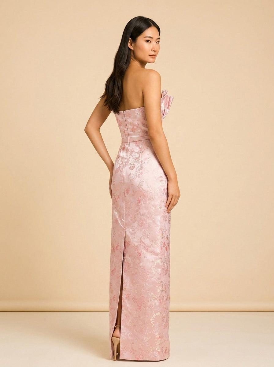 model_over_shoulder