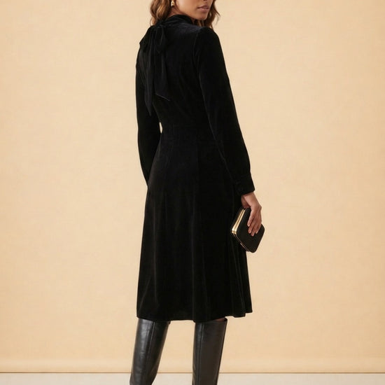 model_over_shoulder