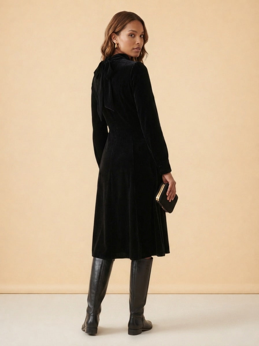 model_over_shoulder