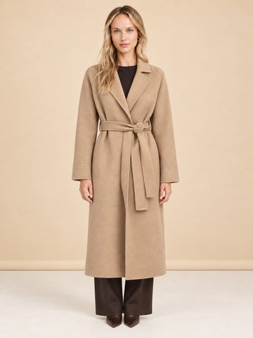 The Paola Coat model_front