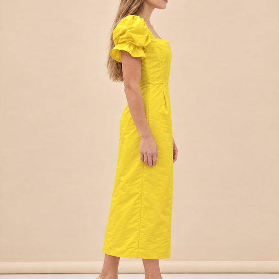 Yellow dress 2 model_side